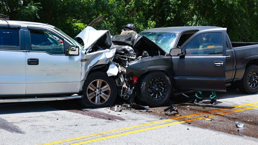 Carbondale Police Investigate Two Car Crash, Highlighting Danger of One-Lane Roadways